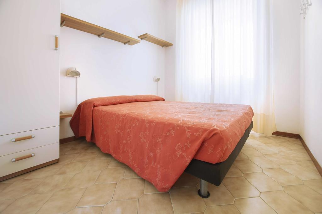 Residence Barusso Alassio Rum bild
