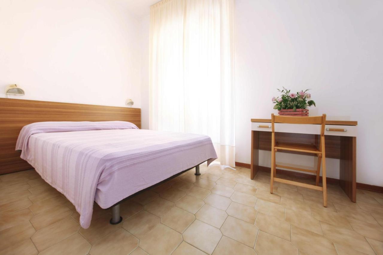 Residence Barusso Alassio Rum bild